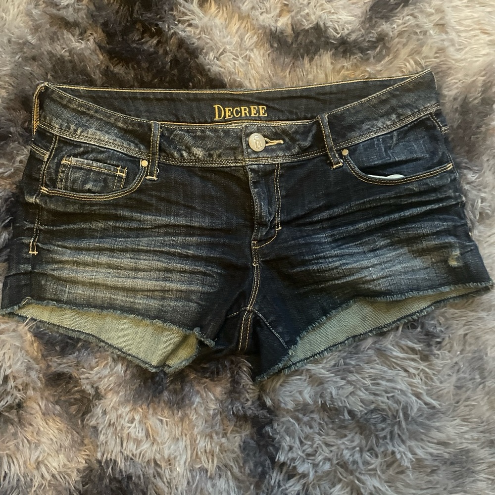 eg. navy blue degree shorts